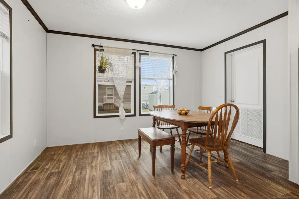 1829 Ponderosa Avenue Columbus Township MI 48063