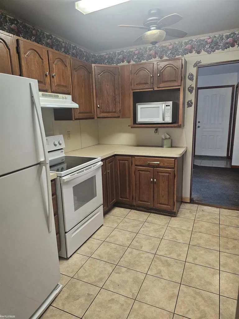 5882 King Road China Township MI 48054
