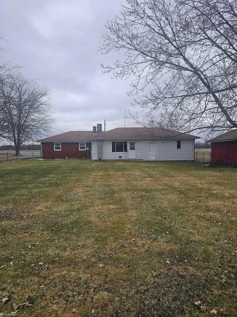 5882 King Road China Township MI 48054