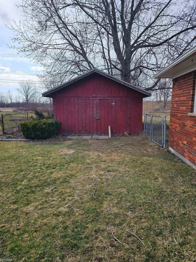 5882 King Road China Township MI 48054