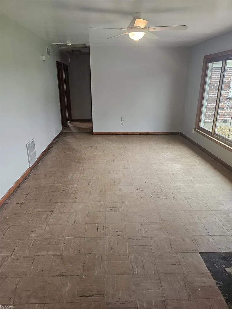 5882 King Road China Township MI 48054