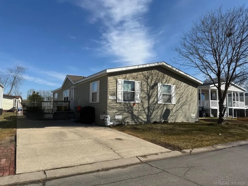 15359 Cartier Drive Clinton Charter Township MI 48038