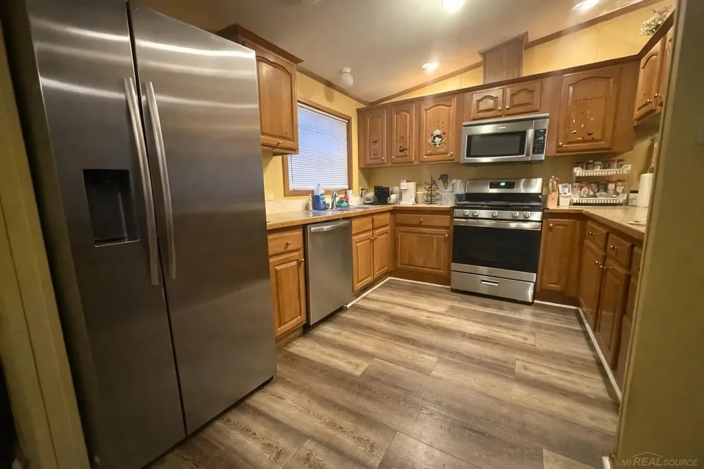 15359 Cartier Drive Clinton Charter Township MI 48038