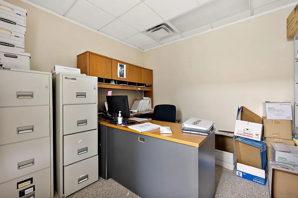 1681 E Auburn Road Rochester Hills City MI 48307