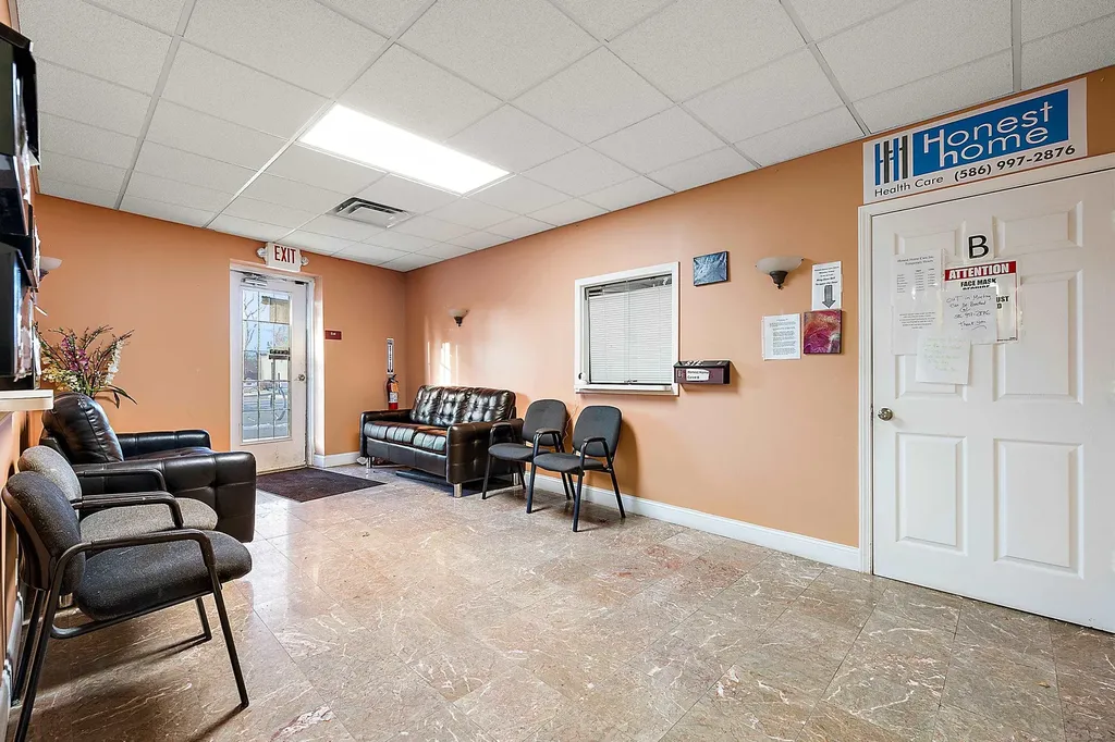 1681 E Auburn Road Rochester Hills City MI 48307