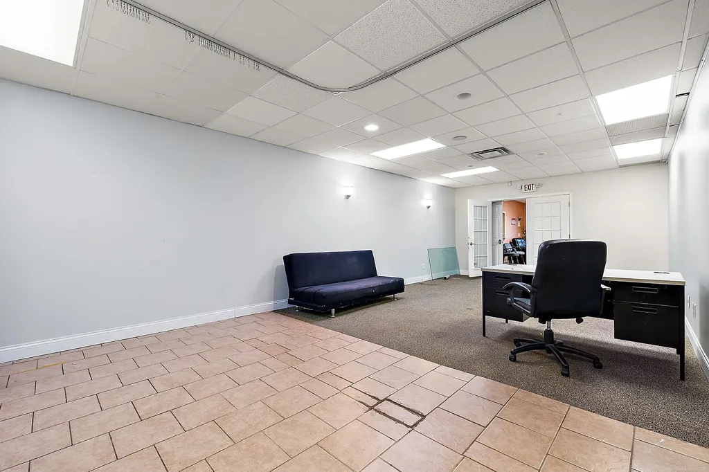 1681 E Auburn Road Rochester Hills City MI 48307