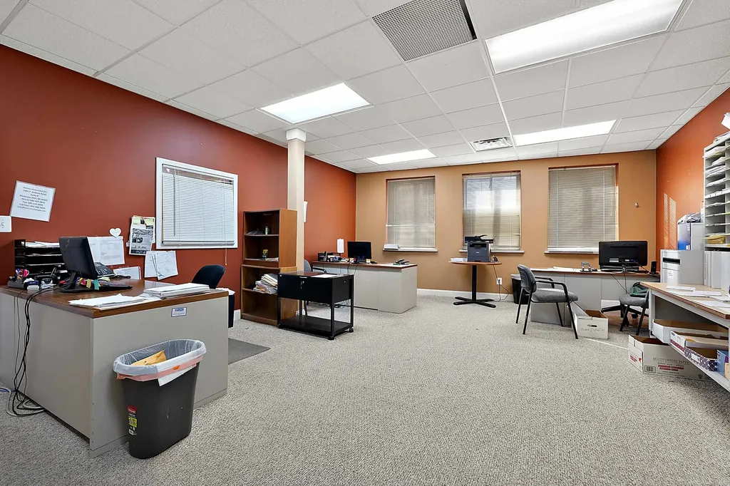 1681 E Auburn Road Rochester Hills City MI 48307