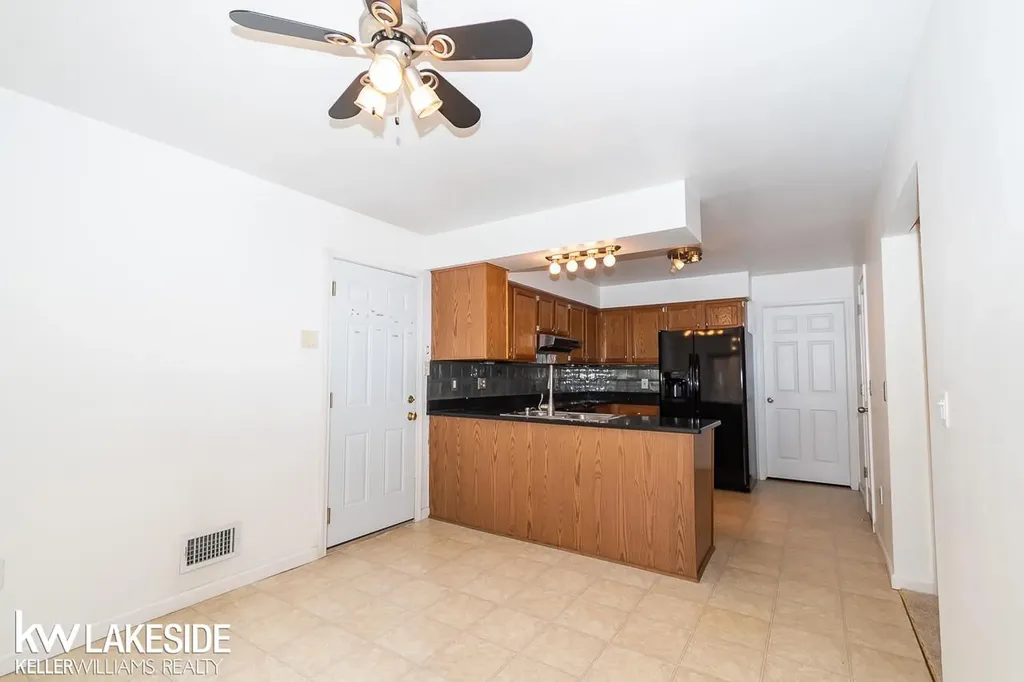 45297 Universal Court Shelby Charter Township MI 48317