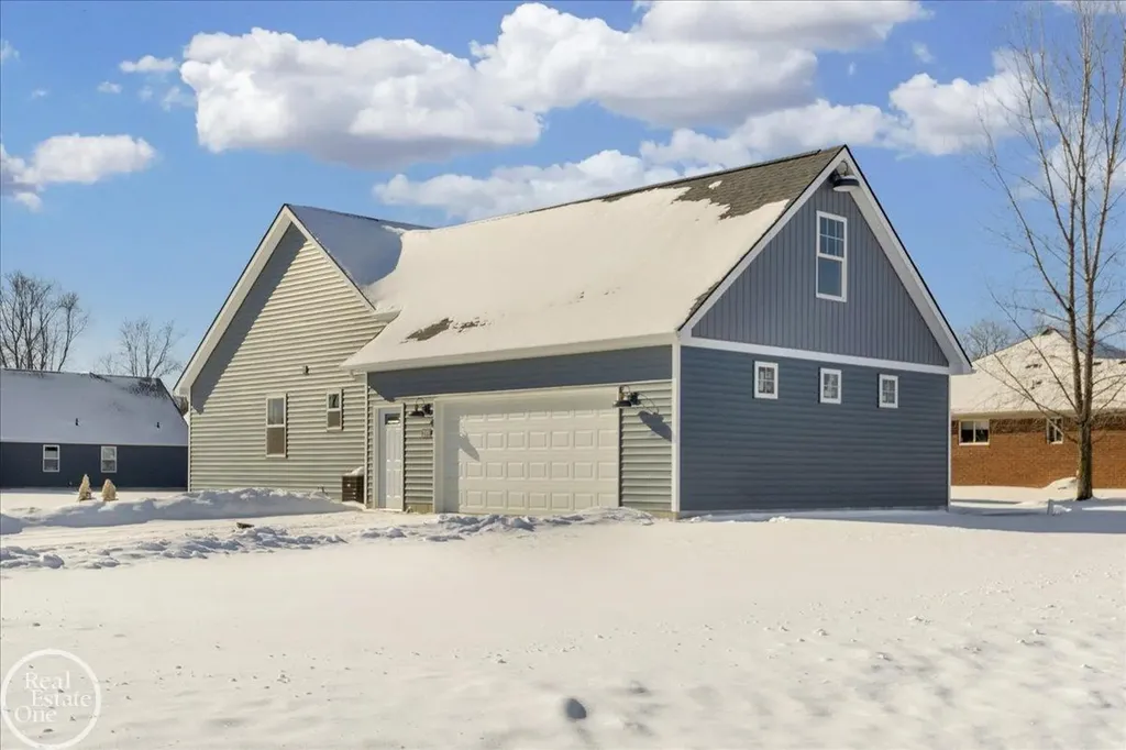 249 Shelldrake Lane St. Clair City MI 48079