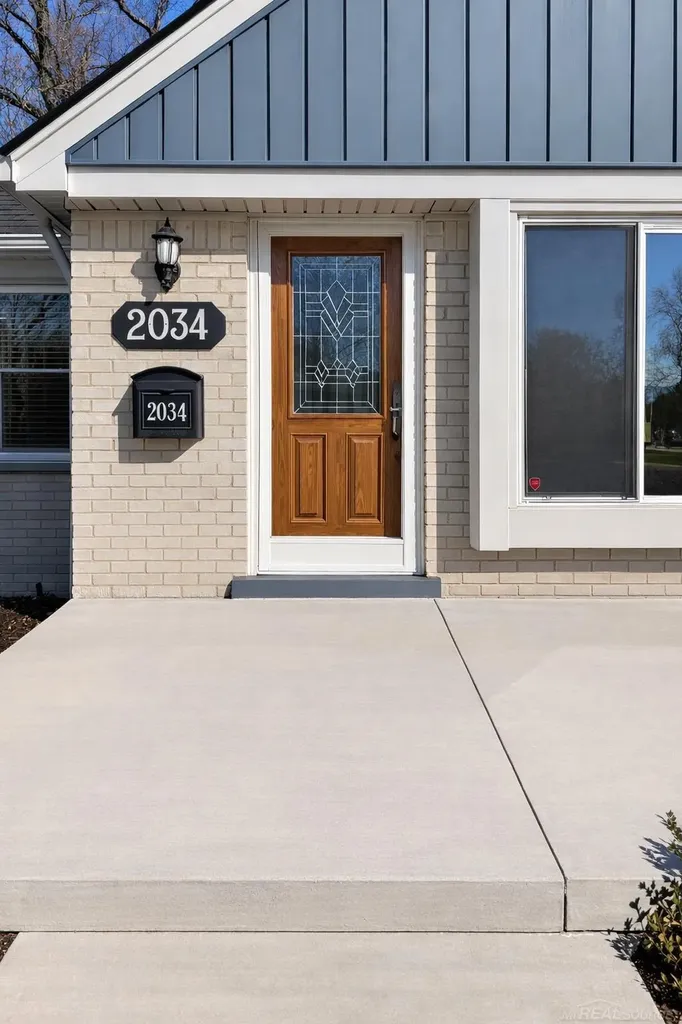 2034 Mortenson Boulevard Berkley City MI 48072