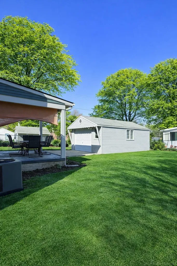 2034 Mortenson Boulevard Berkley City MI 48072