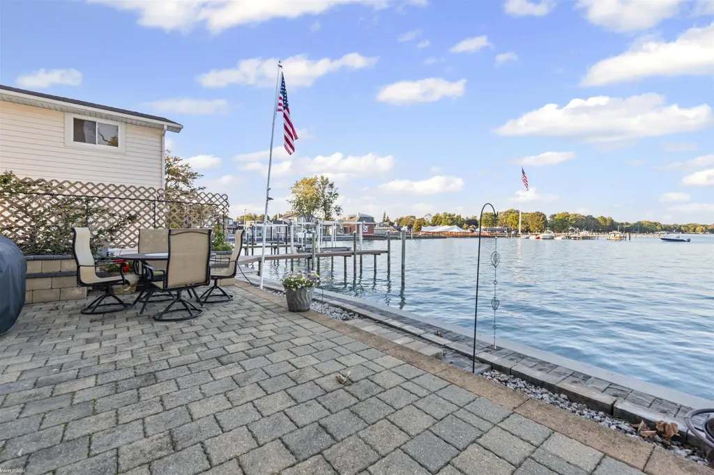 50740 Base Street New Baltimore City MI 48047