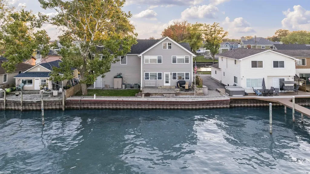 50740 Base Street New Baltimore City MI 48047