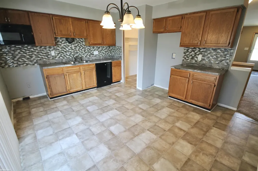 342 Fairgrove Street Romeo Village MI 48065