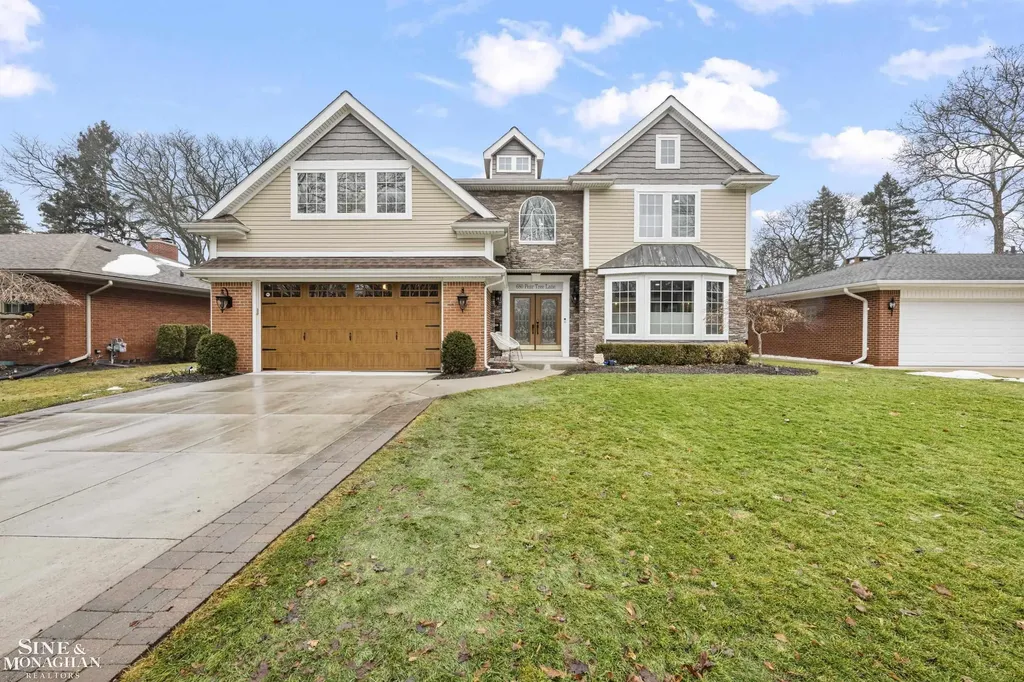 680 Pear Tree Lane Grosse Pointe Woods City MI 48236