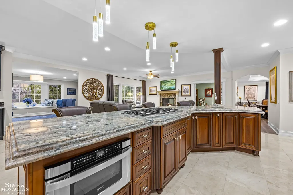 680 Pear Tree Lane Grosse Pointe Woods City MI 48236