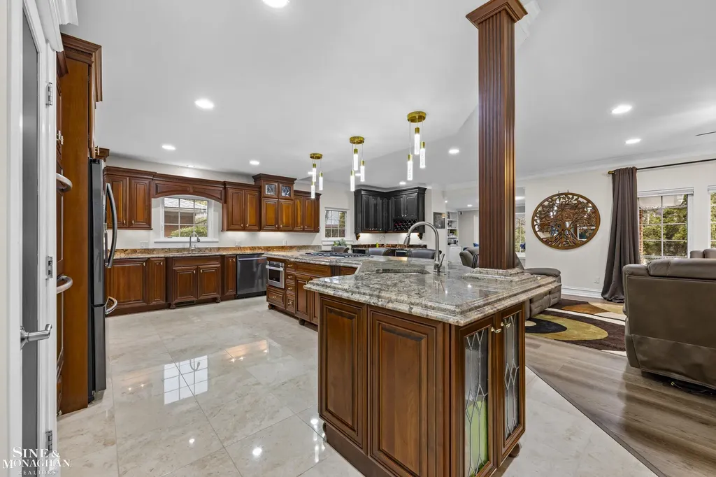 680 Pear Tree Lane Grosse Pointe Woods City MI 48236