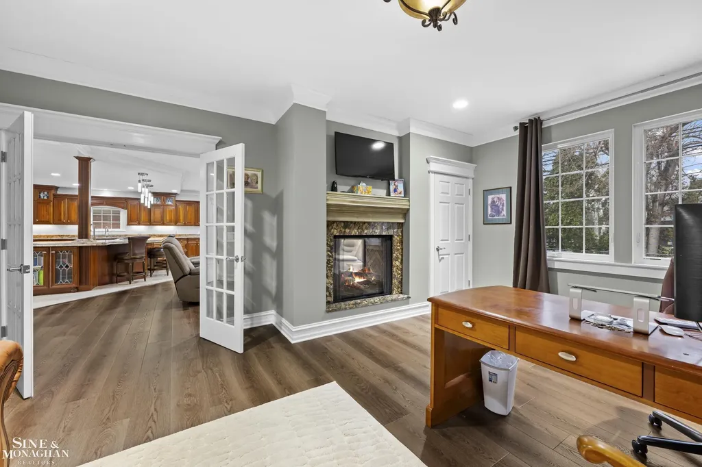 680 Pear Tree Lane Grosse Pointe Woods City MI 48236
