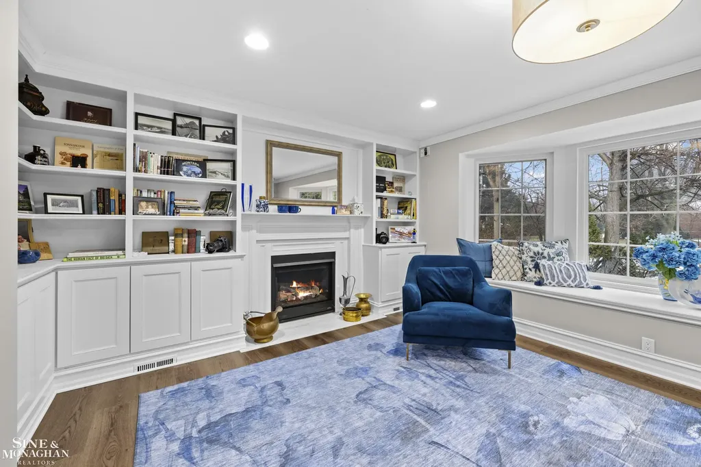 680 Pear Tree Lane Grosse Pointe Woods City MI 48236