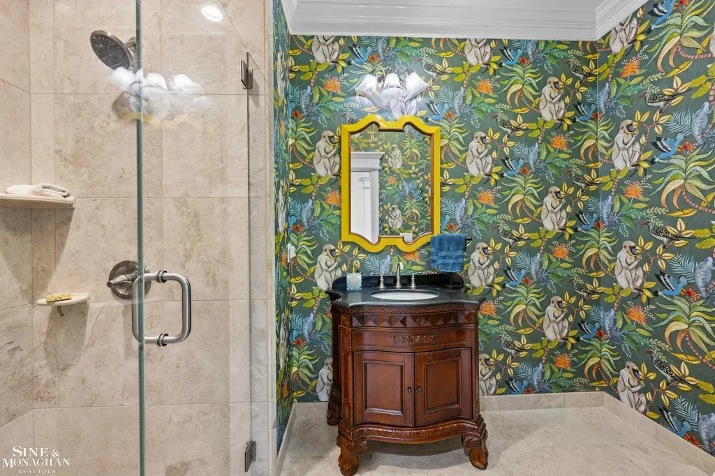 680 Pear Tree Lane Grosse Pointe Woods City MI 48236