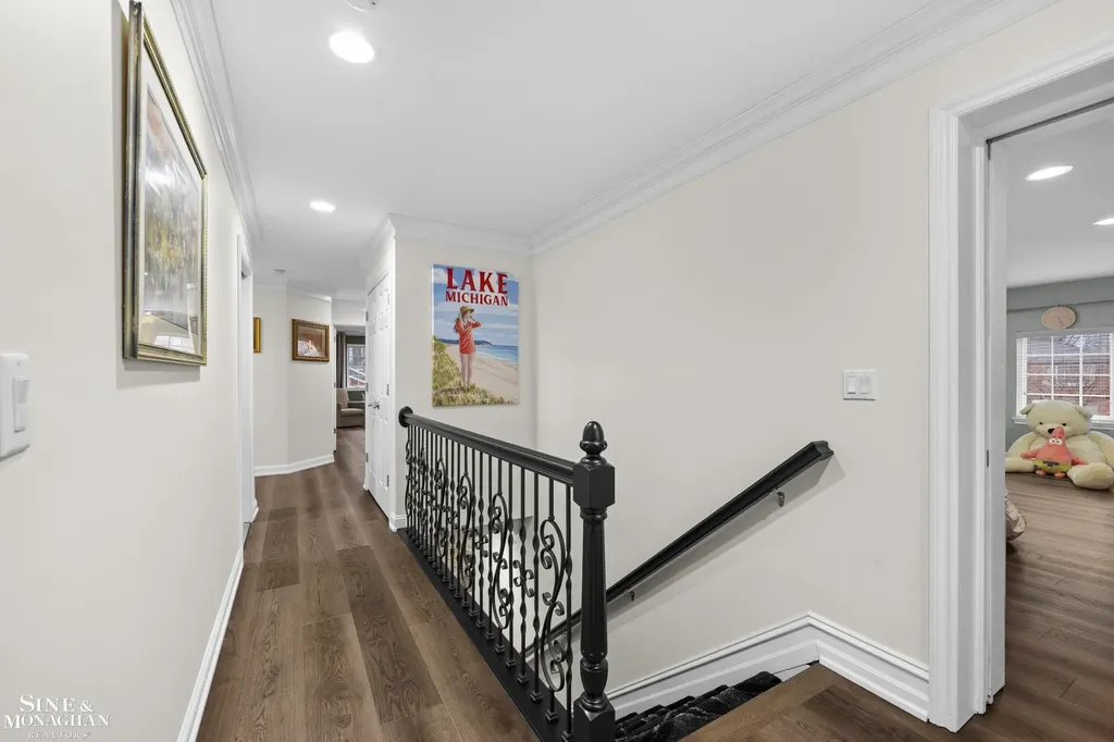 680 Pear Tree Lane Grosse Pointe Woods City MI 48236