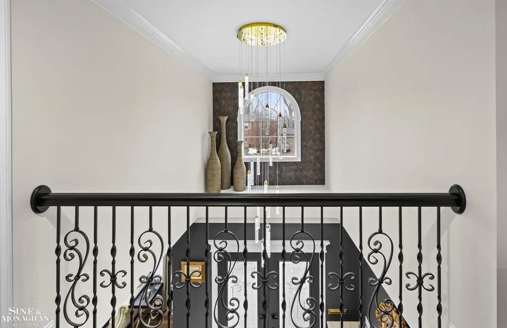 680 Pear Tree Lane Grosse Pointe Woods City MI 48236