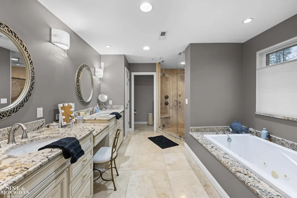 680 Pear Tree Lane Grosse Pointe Woods City MI 48236