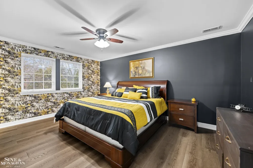 680 Pear Tree Lane Grosse Pointe Woods City MI 48236