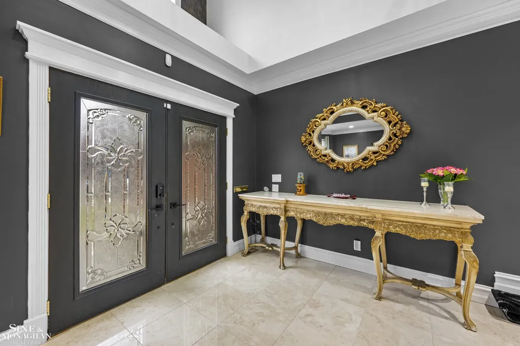 680 Pear Tree Lane Grosse Pointe Woods City MI 48236