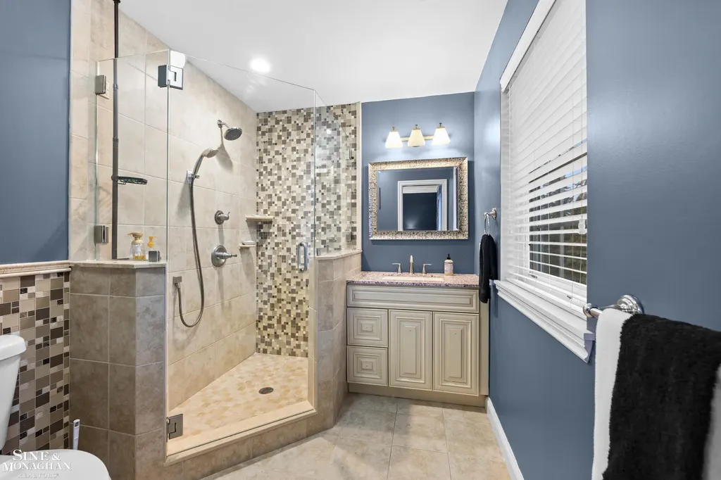 680 Pear Tree Lane Grosse Pointe Woods City MI 48236