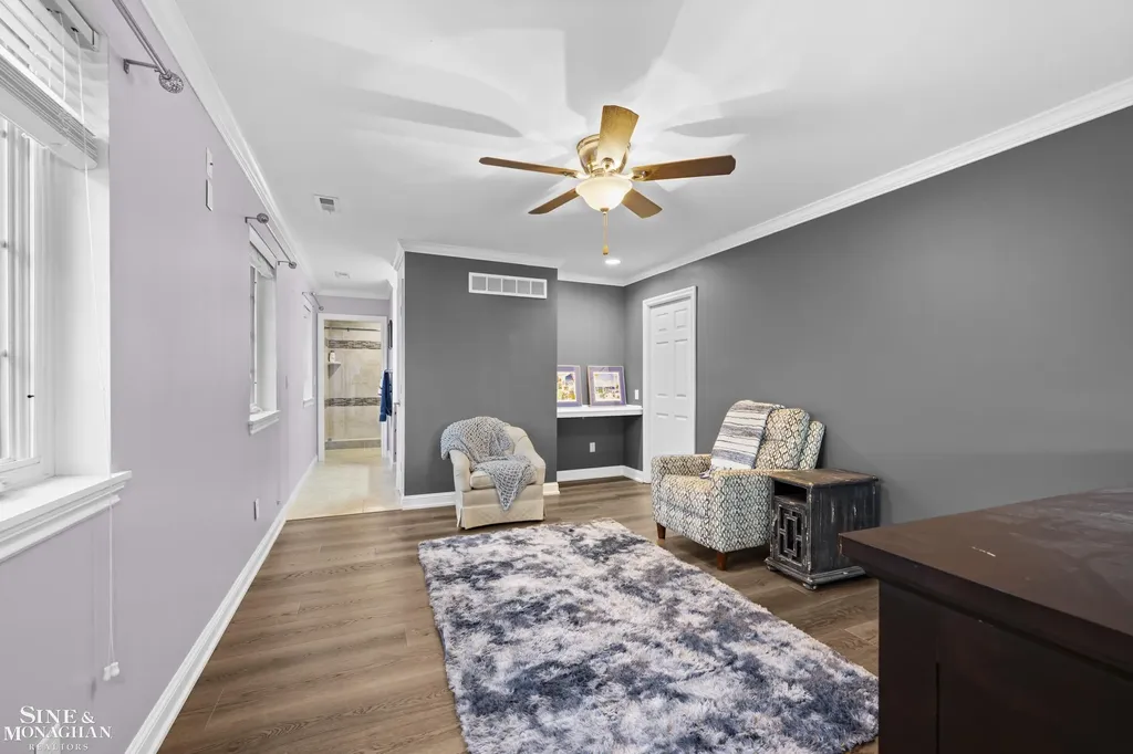 680 Pear Tree Lane Grosse Pointe Woods City MI 48236