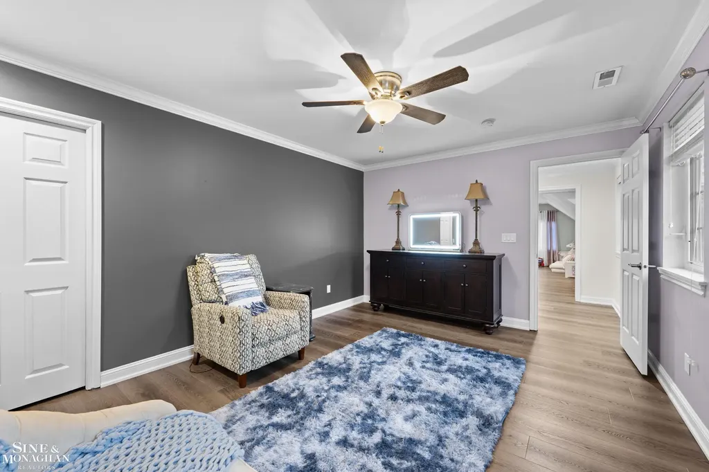 680 Pear Tree Lane Grosse Pointe Woods City MI 48236