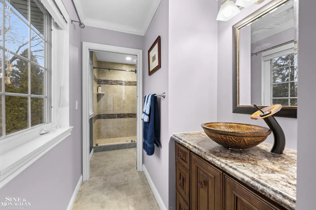 680 Pear Tree Lane Grosse Pointe Woods City MI 48236