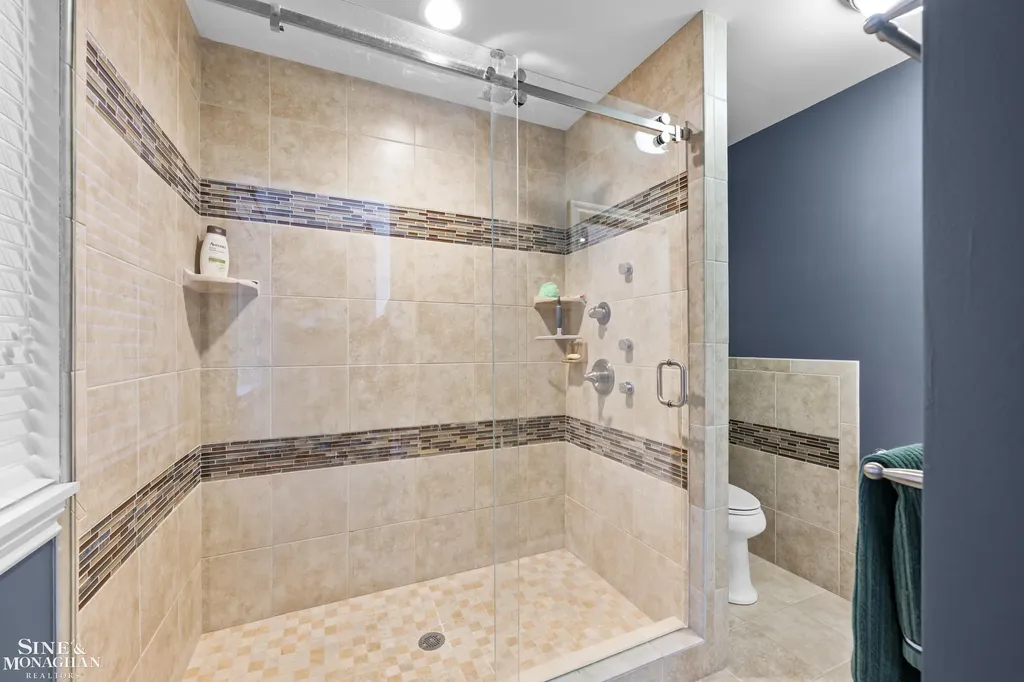 680 Pear Tree Lane Grosse Pointe Woods City MI 48236