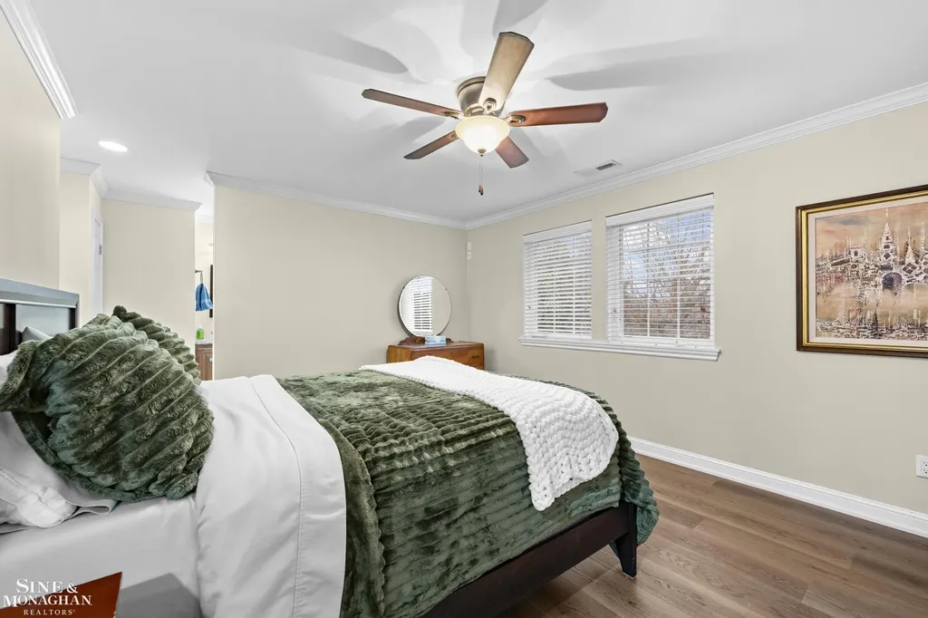 680 Pear Tree Lane Grosse Pointe Woods City MI 48236