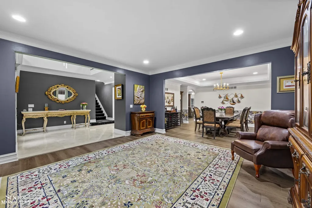 680 Pear Tree Lane Grosse Pointe Woods City MI 48236