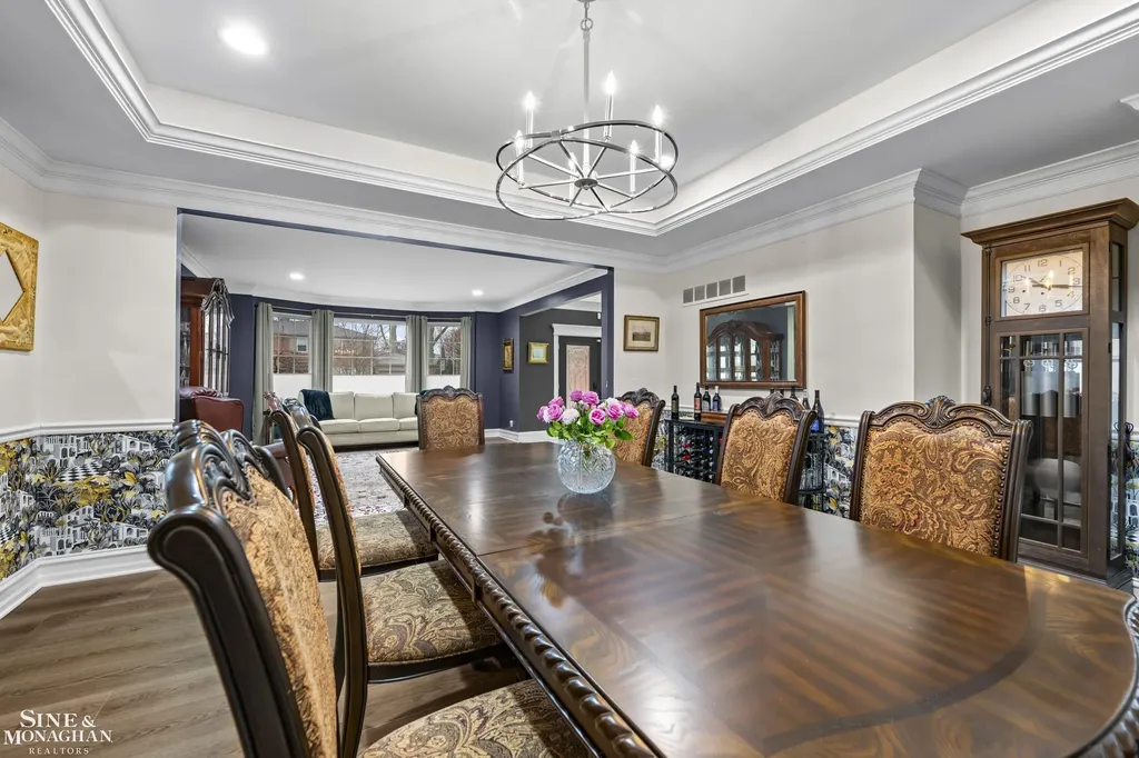 680 Pear Tree Lane Grosse Pointe Woods City MI 48236