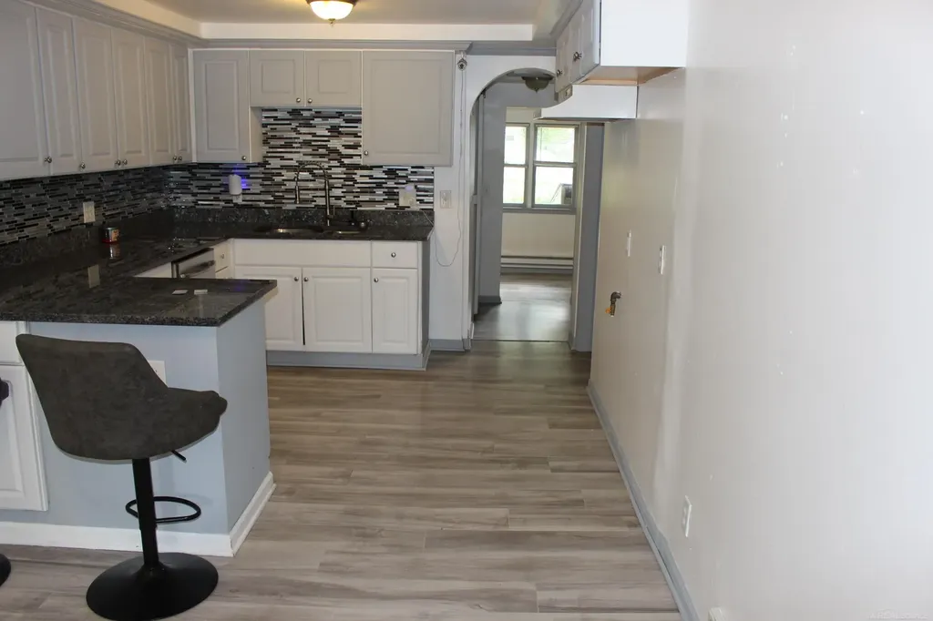 8436 Lozier Avenue Warren City MI 48089