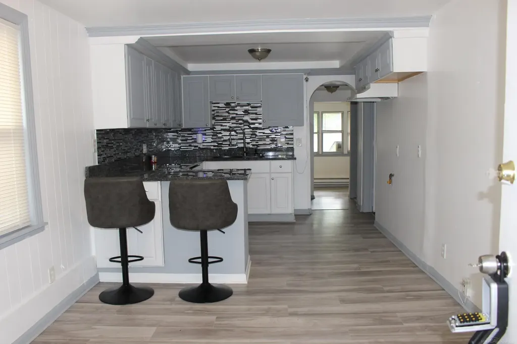 8436 Lozier Avenue Warren City MI 48089