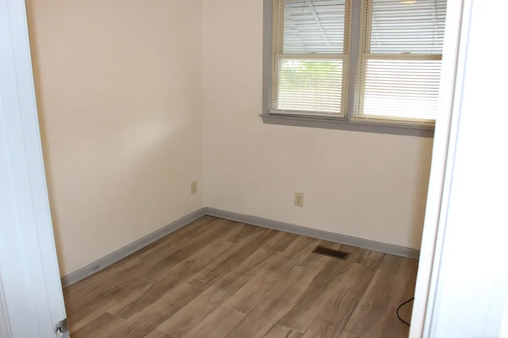 8436 Lozier Avenue Warren City MI 48089