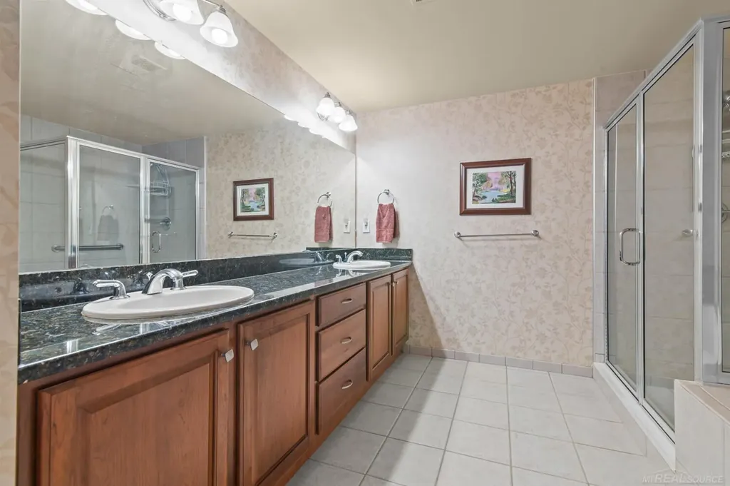 2116 Country Club Drive St. Clair Shores City MI 48082