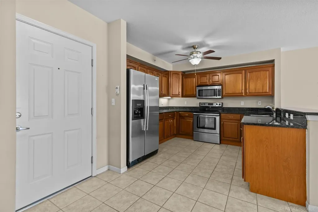 2116 Country Club Drive St. Clair Shores City MI 48082