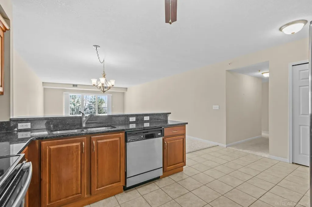 2116 Country Club Drive St. Clair Shores City MI 48082