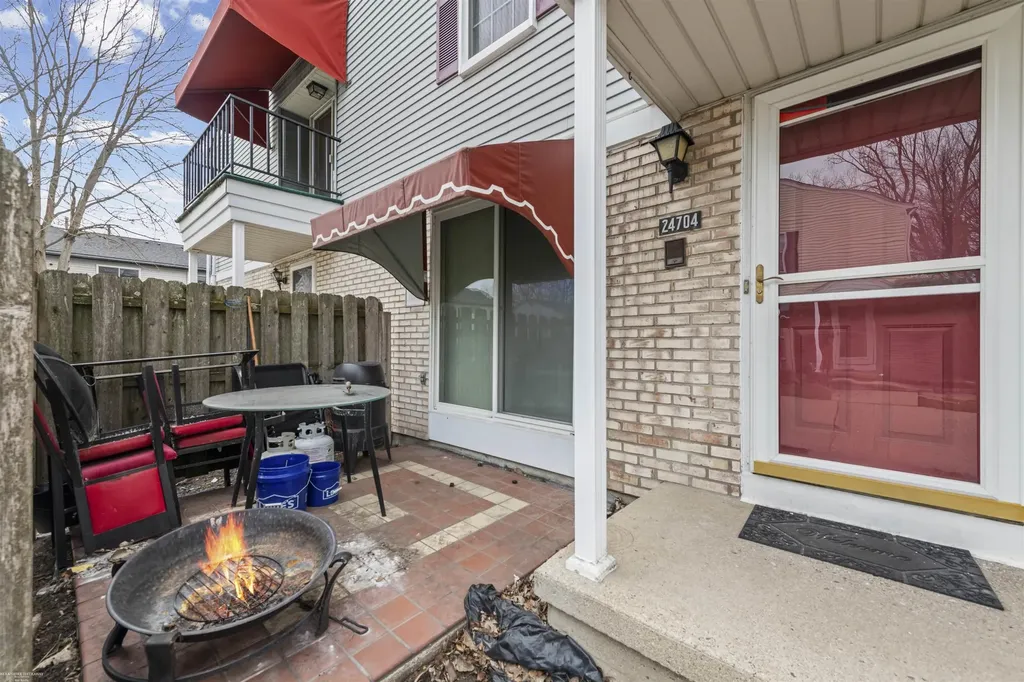 24704 Meadow Lane Harrison Charter Township MI 48045