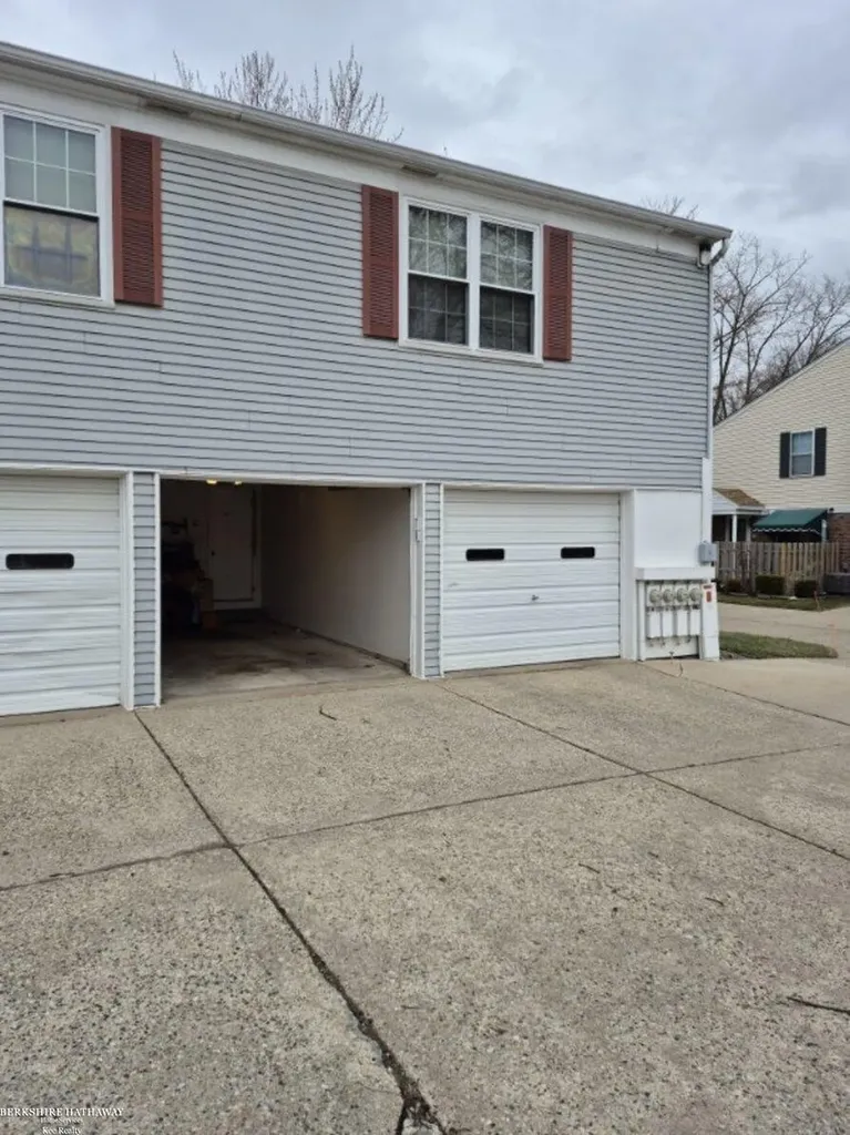 24704 Meadow Lane Harrison Charter Township MI 48045