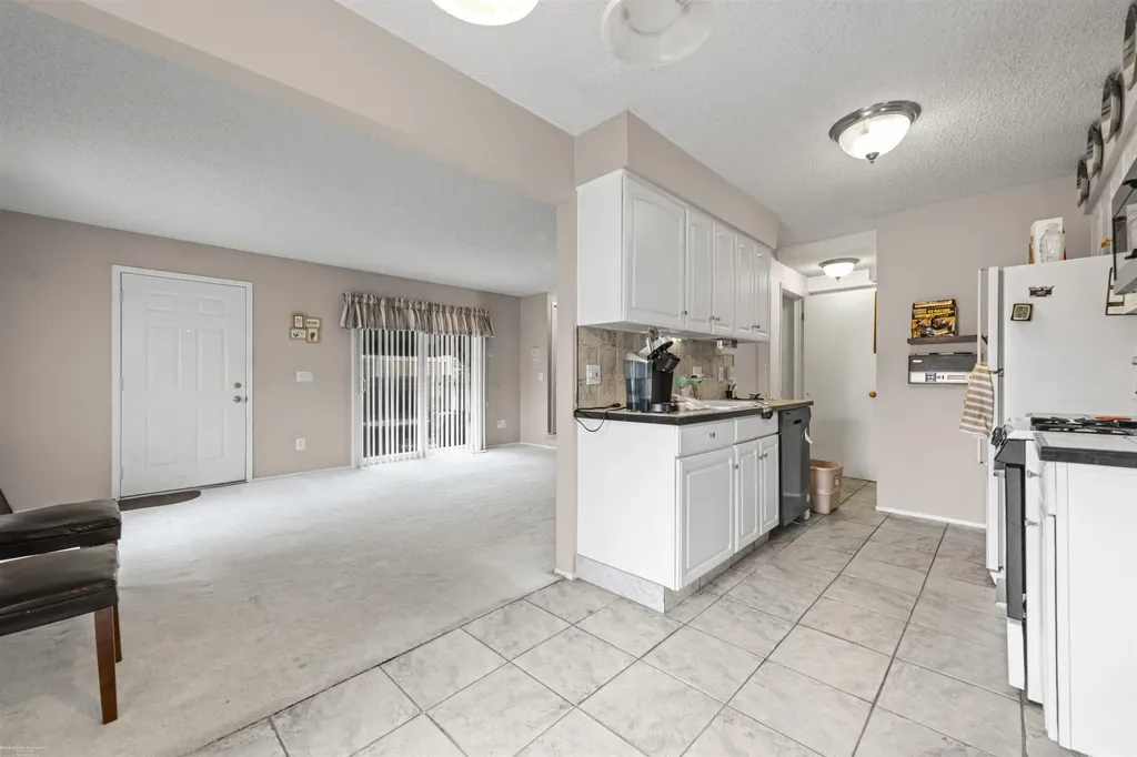 24704 Meadow Lane Harrison Charter Township MI 48045