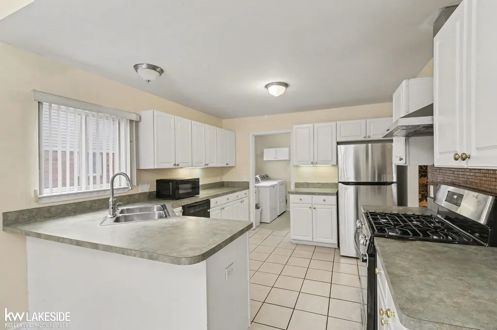 5823 Ortman Drive Sterling Heights City MI 48314