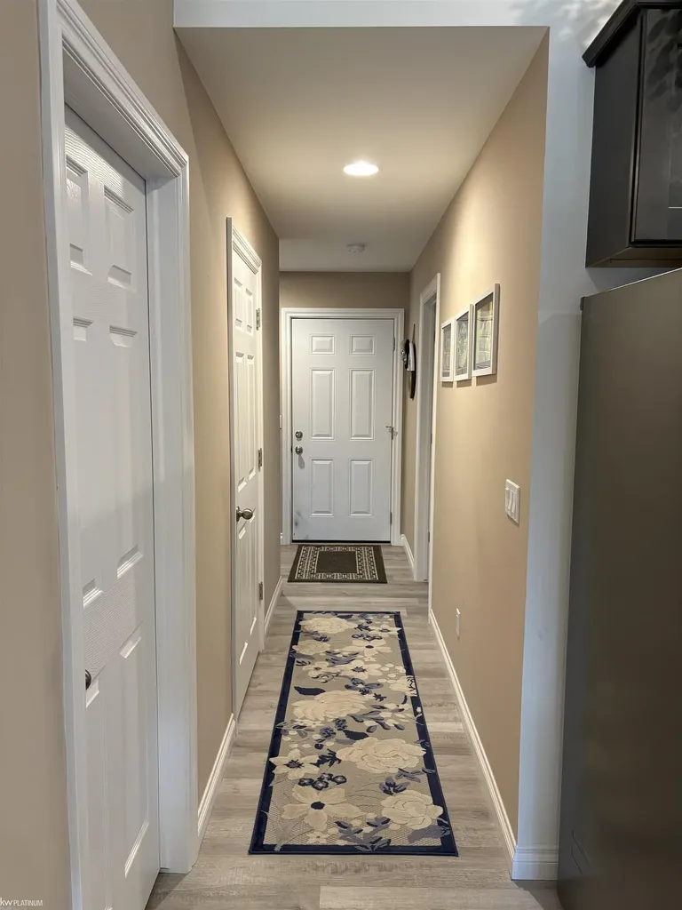9309 Oakdale Street Clay Township MI 48001