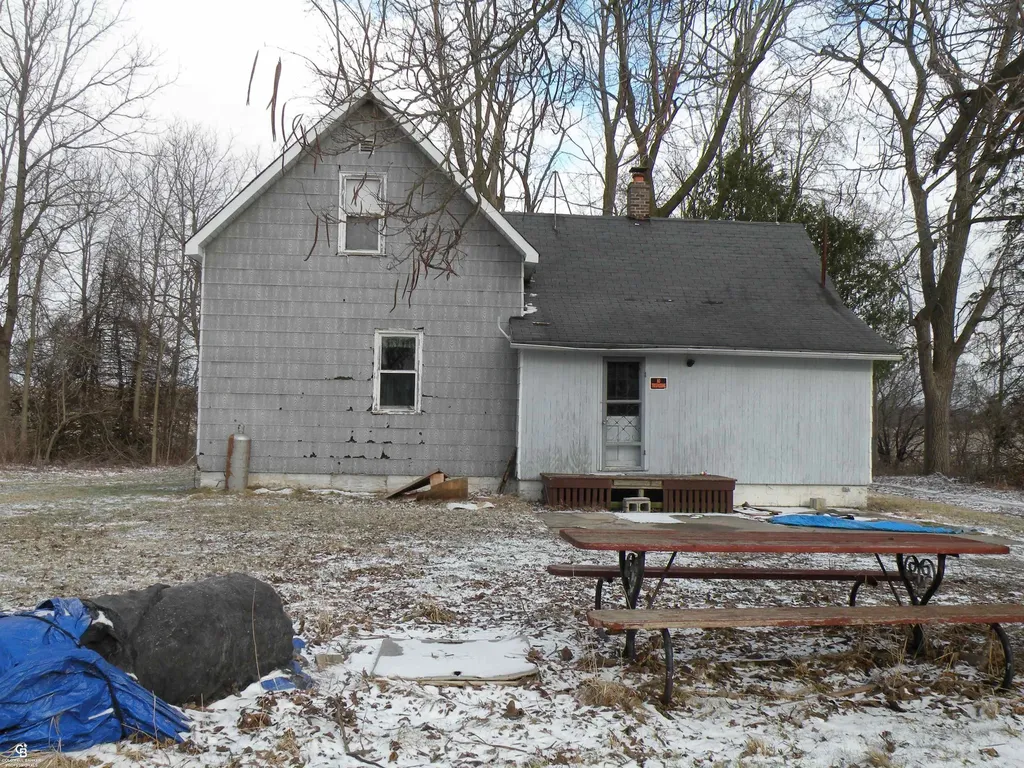 7627 Emmett Road Brockway Township MI 48097