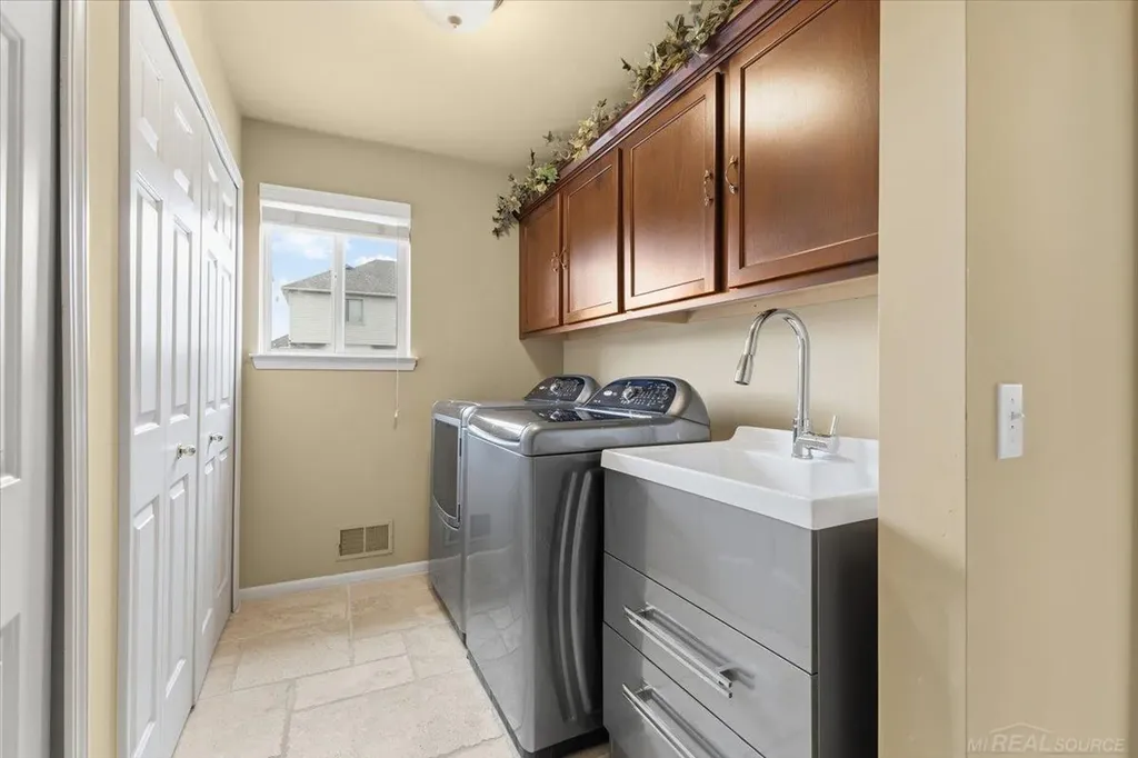 51381 Mauro Lane Macomb Township MI 48042